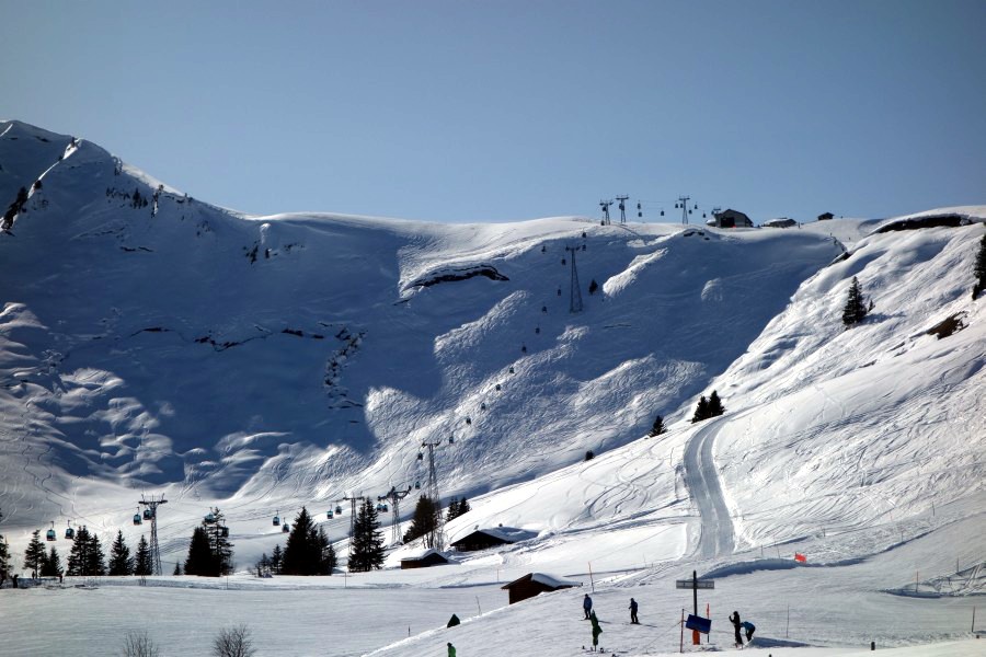 Blick zur Kabinenbahn Geils-Hahnenmoos, März 2013