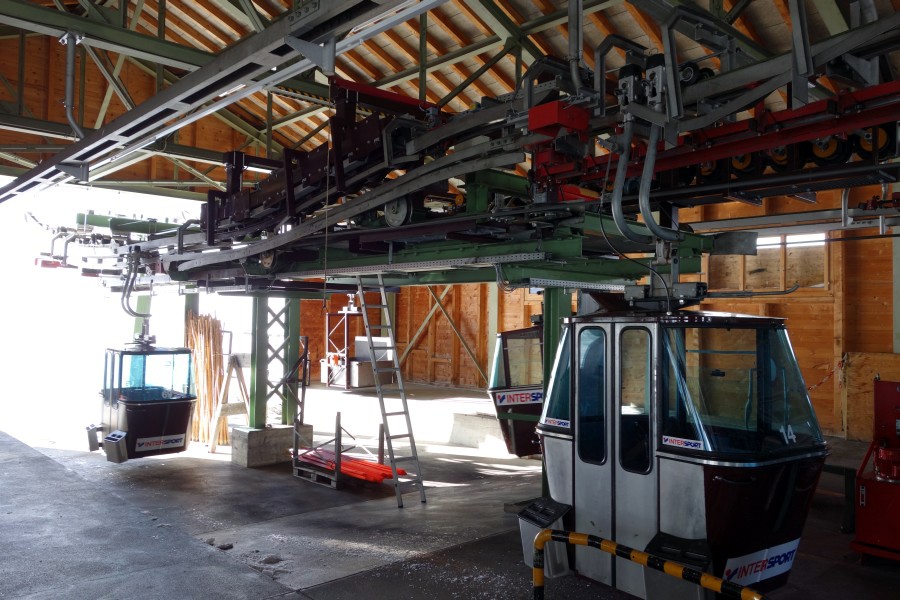 Talstation der Kabinenbahn Geils-Hahnenmoos, März 2013