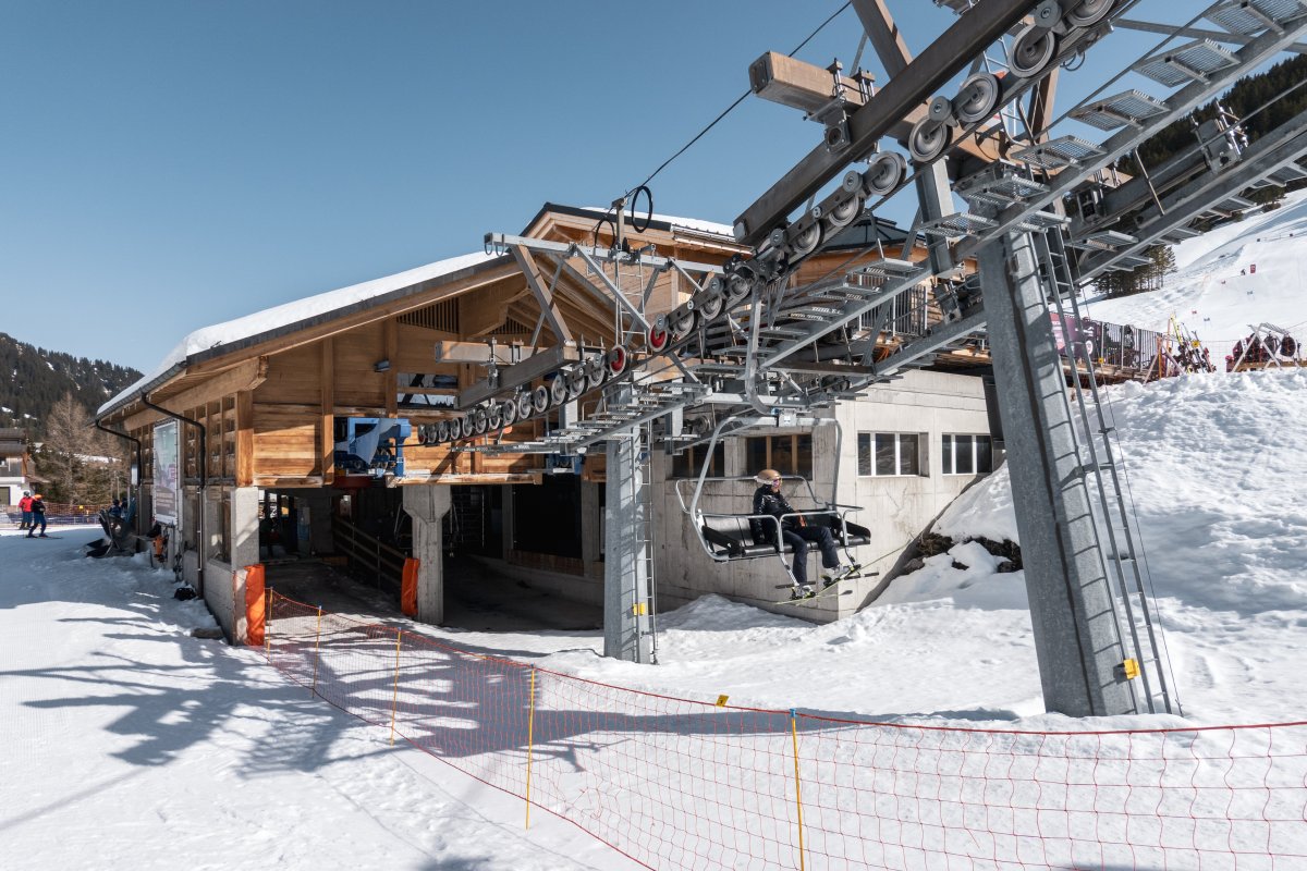 Talstation der Sesselbahn Geils-Luegli, März 2026