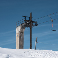 Bergstation des Schlepplifts Pesciüm-Comascnè, März 2023