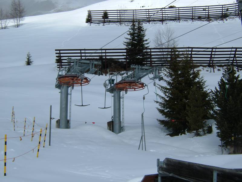 Bergstationen der Schlepplifte Alpenrose, April 2006