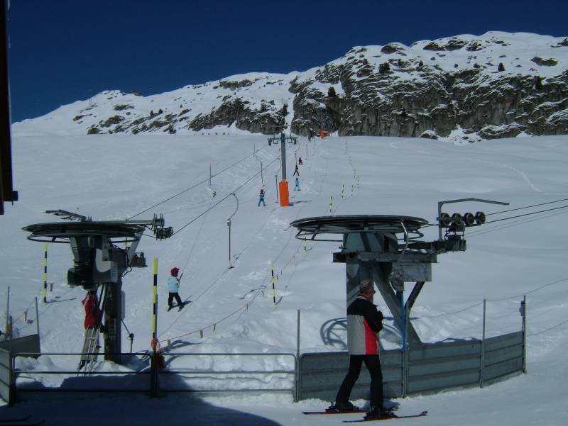 Talstationen der Schlepplifte Läger 1 und Läger 2, April 2006