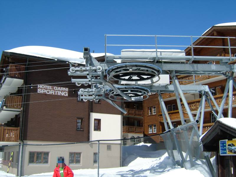 Bergstationen der Schlepplifte Alpmatten, April 2006