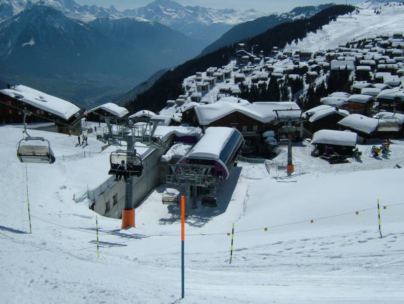 Talstation der Sesselbahn Bettmeralp-Wurzenbord, April 2006