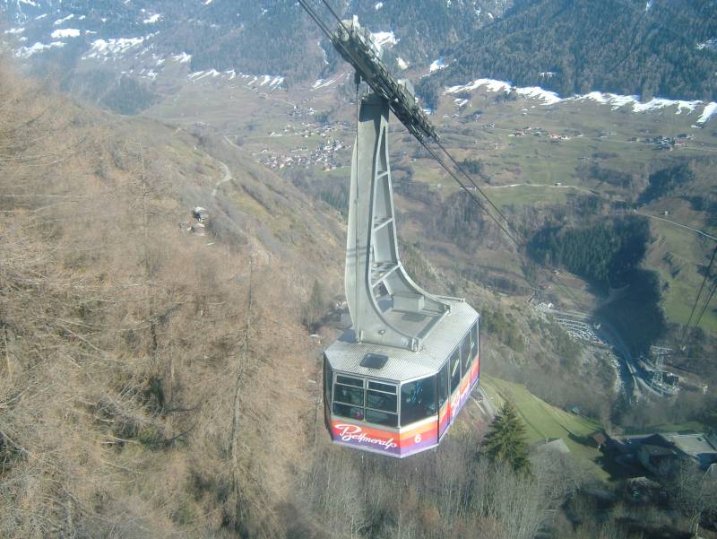 Luftseilbahn Betten Bahnhof-Bettmeralp, April 2006