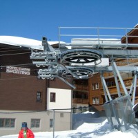 Bergstationen der Schlepplifte Alpmatten, April 2006