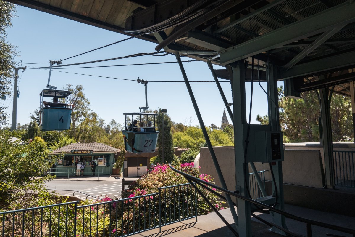 Bergstation der Kabinenbahn San Diego Zoo, August 2024