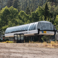 Talstation der Sesselbahn Wa She Shu, August 2024