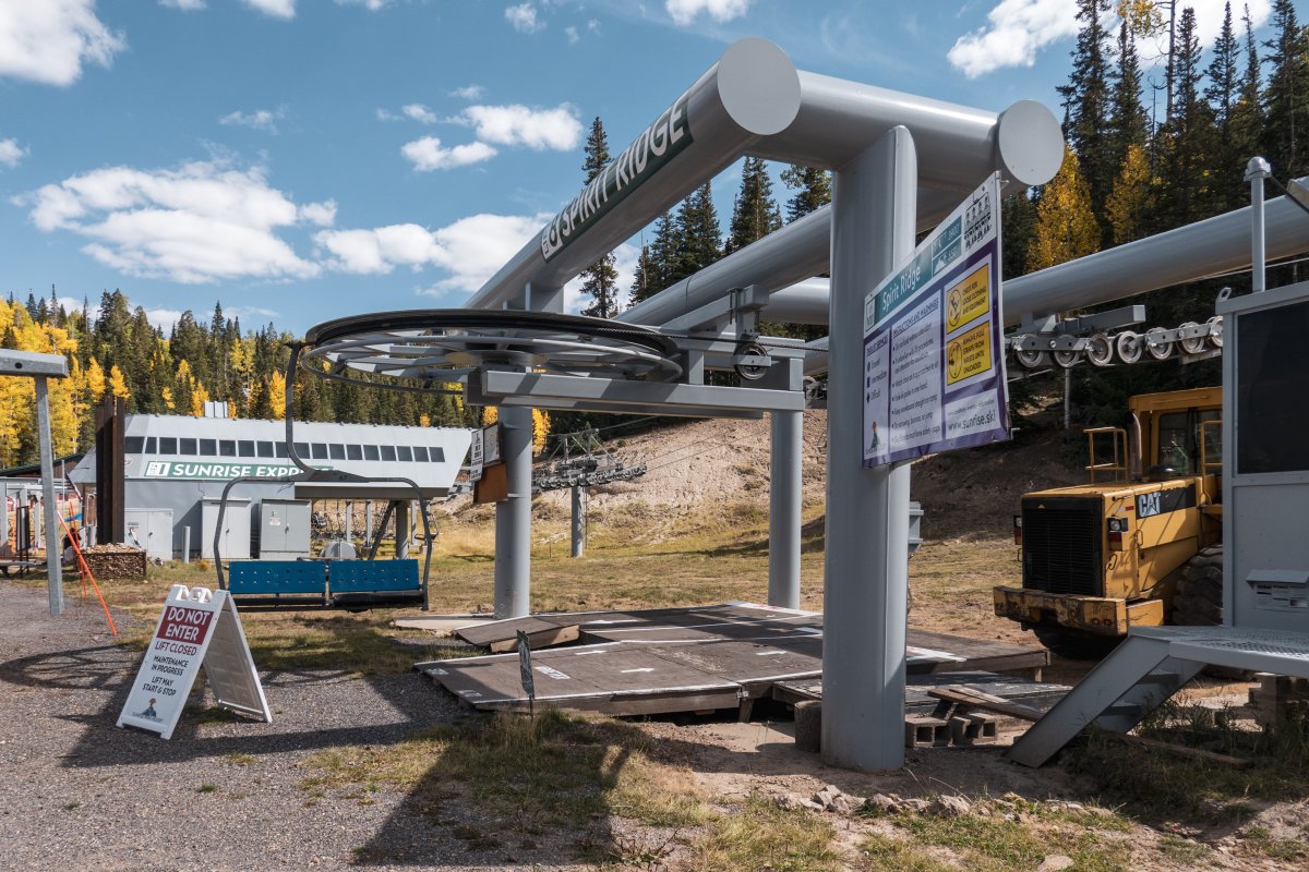Talstation der Sesselbahn Spirit Ridge, Oktober 2024