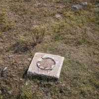 Fundament der ehemaligen Sesselbahn Sunrise, Oktober 2024