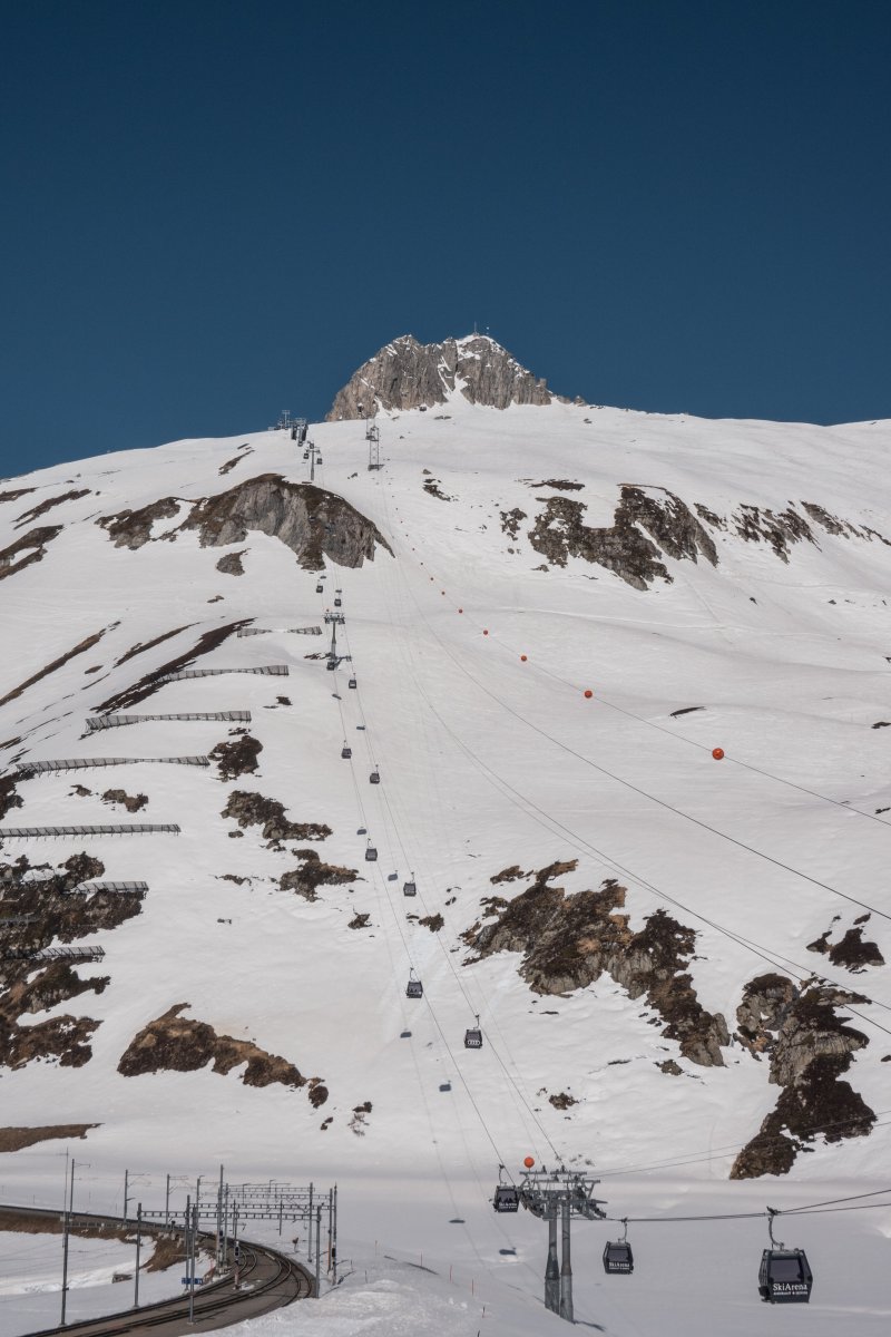 Kabinenbahn Oberalppass-Schneehühnerstock