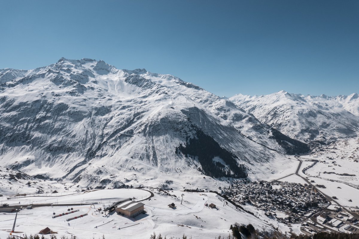 Andermatt mit Gemsstock, März 2022
