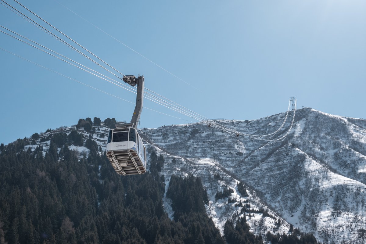 Luftseilbahn Andermatt-Gurschen im Skigebiet am Gemsstock