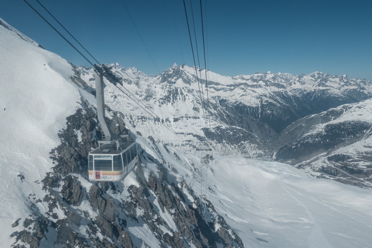 Gemsstock-Seilbahn in der Skiarena Andermatt-Sedrun