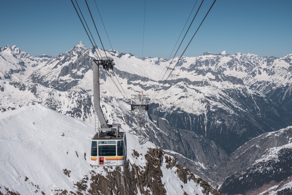 Seilbahn im Skigebiet Gemsstock in Andermatt