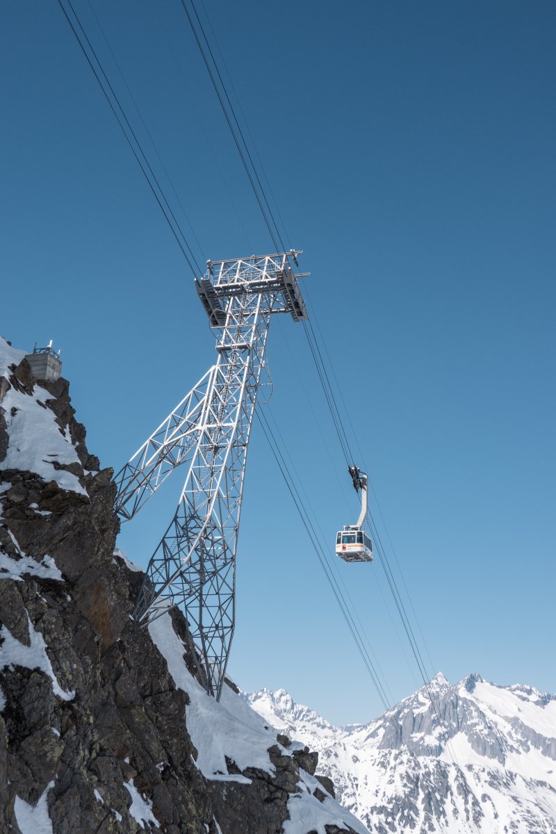 Gemsstockbahn mit spetakulärer Stütze