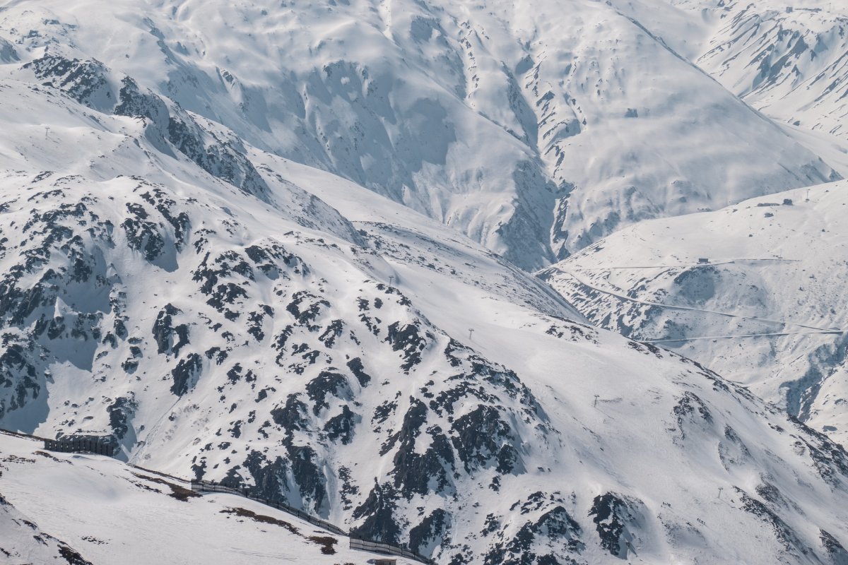 Stillgelegtes Skigebiet am Winterhorn in Hospental, März 2022