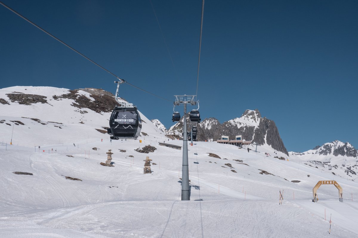 Seilbahn Nätschen-Gütsch in der Skiarena Andermatt-Sedrun