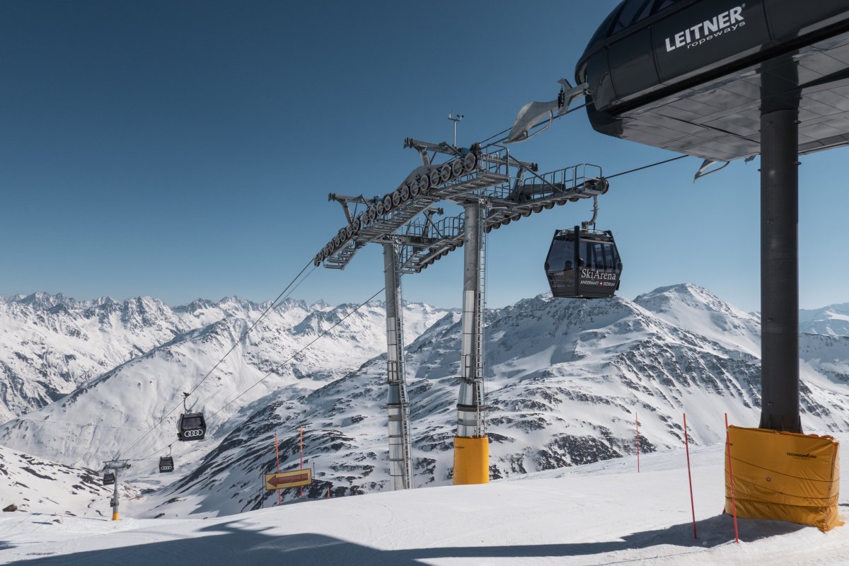 Kabinenbahn Oberalppass-Platten-Schneehüenerstock, März 2022