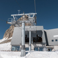 Bergstation der Sesselbahn Vordere Felli-Schneehüenerstock, März 2022