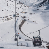 Kabinenbahn Oberalppass-Platten-Schneehüenerstock, März 2022