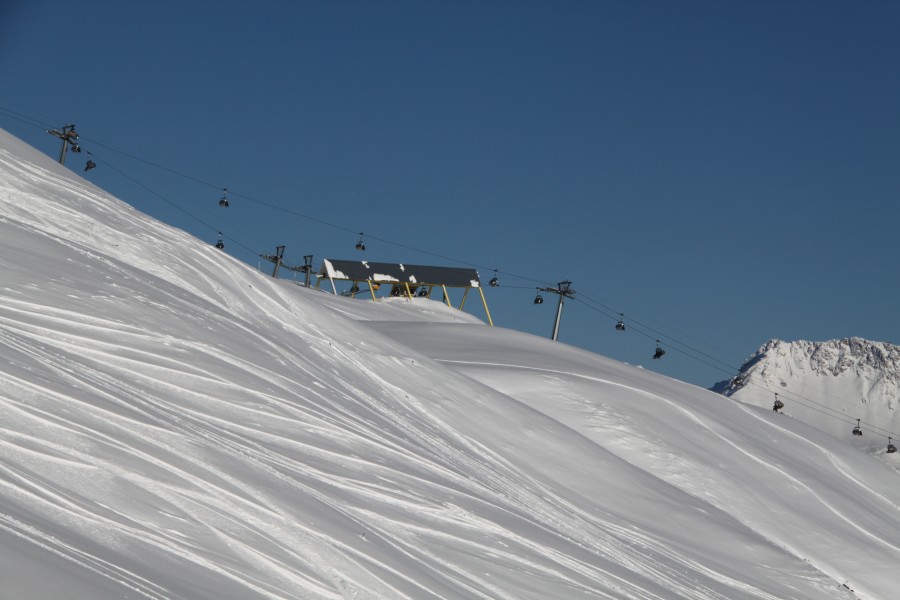 Mittelstation der Sesselbahn Carmenna, Dezember 2010
