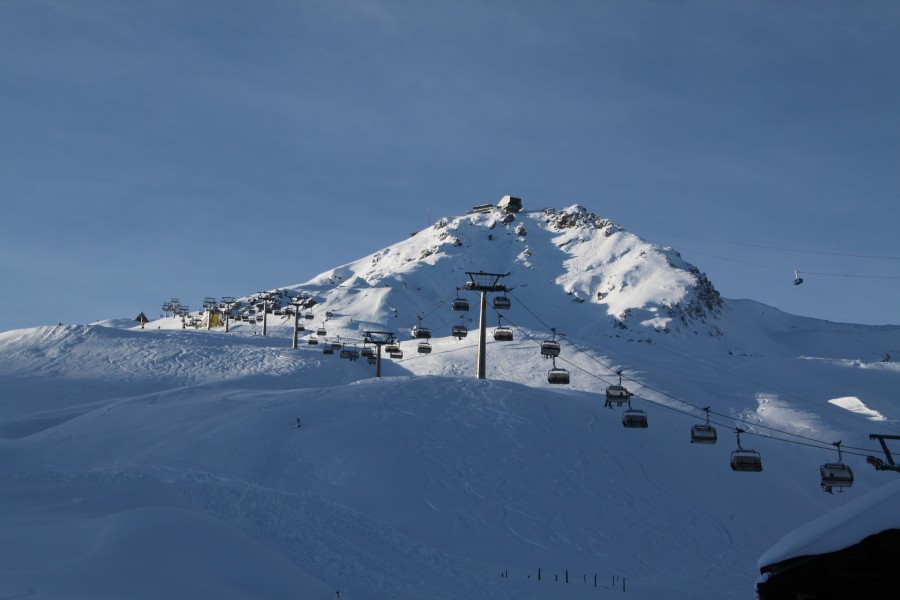 Sesselbahn Carmenna im Abendlicht, Dezember 2010