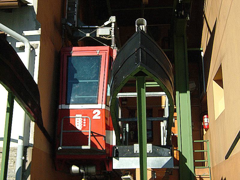 Talstation der Luftseilbahn Raron-Eischoll, April 2006
