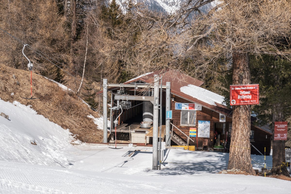 Skifahren in der Augstbordregion am Schlepplift Unter Senntum