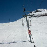 Schlepplift Cavetta, unverkennbar ein typischer Garaventa-Schlepplift, April 2015