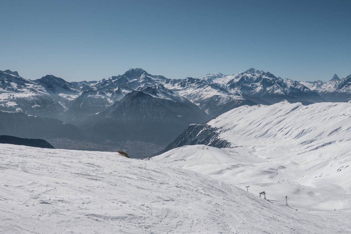 Abfahrt im Skigebiet Belalp am Schlepplift Sparrhorngrat, März 2022