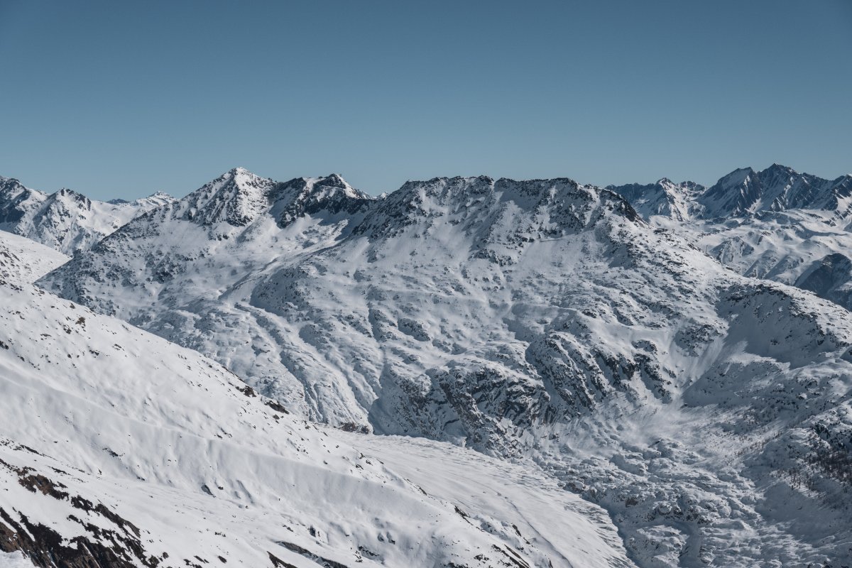 Panorama vom Aletschbord auf den Aletschgletscher, März 2022