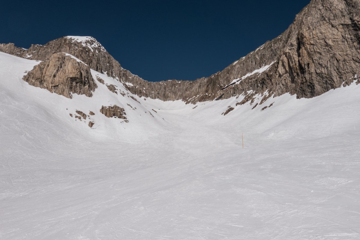 Tunnelabfahrt am Schlepplift Hohstock auf der Belalp, März 2022