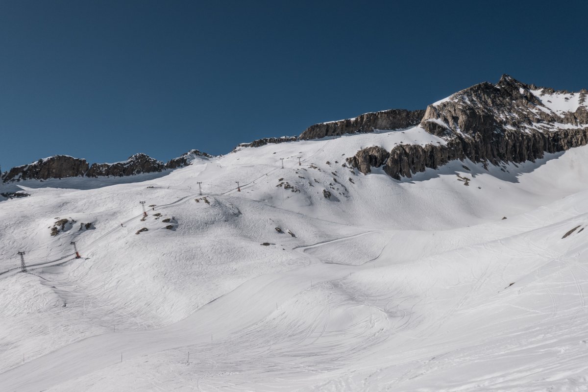 Tunnelabfahrt am Schlepplift Hohstock auf der Belalp, März 2022