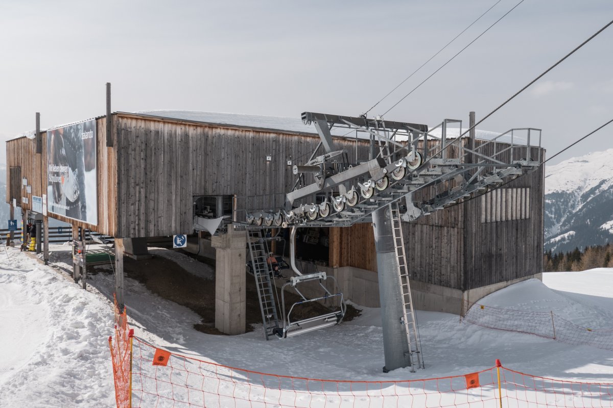 Talstation der Sesselbahn Richinen-Furgglti, März 2022