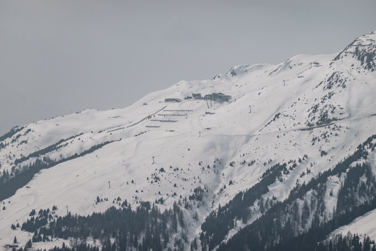 Blick von Bellwald auf die Fiescheralp, März 2022