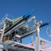Bergstation der Sesselbahn Bellwald-Richinen, April 2018