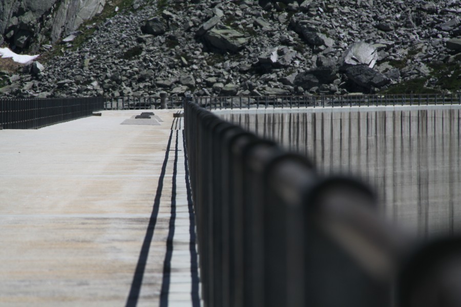 Staumauer am Albignasee, Juli 2010