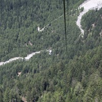 Luftseilbahn Pranzaira-Albigna mit dem langen, hohen Spannfeld zwischen Stütze 1 und der Talstation, Juli 2010