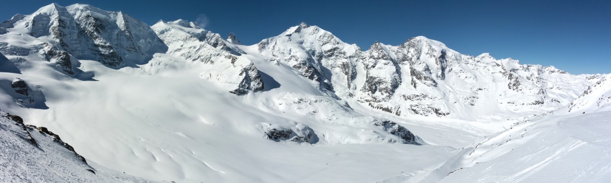 Panorama von der Diavolezza mit Piz Palü und Bernina