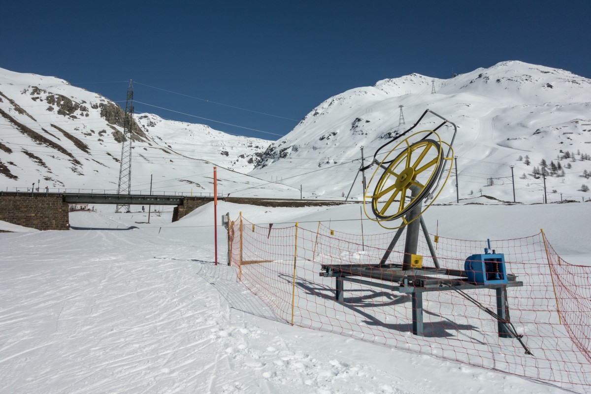 Seillift unter der Bernina-Passstrasse