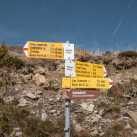 Wegweiser auf der Grossalp, September 2023
