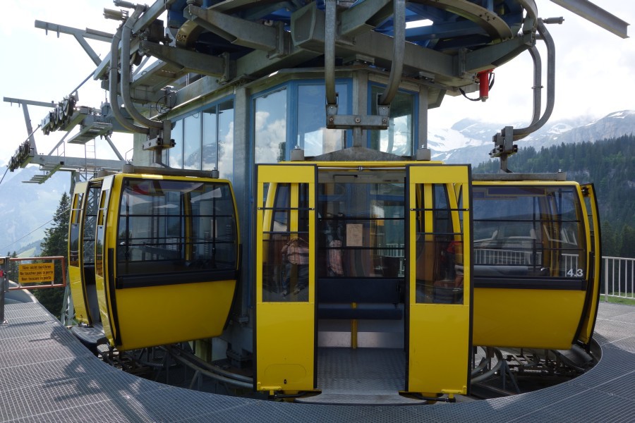 Bergstation der Gruppenumlaufbahn Hüttenberg-Grotzenbüel, Juli 2013