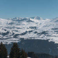 Blick von Brigels ins Skigebiet Obersaxen, Februar 2021