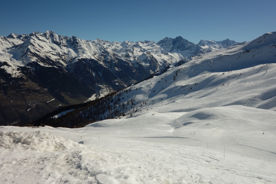 Schöne, abgelegene Abfahrt vom Schlepplift Grand Tsay nach Moay, März 2014