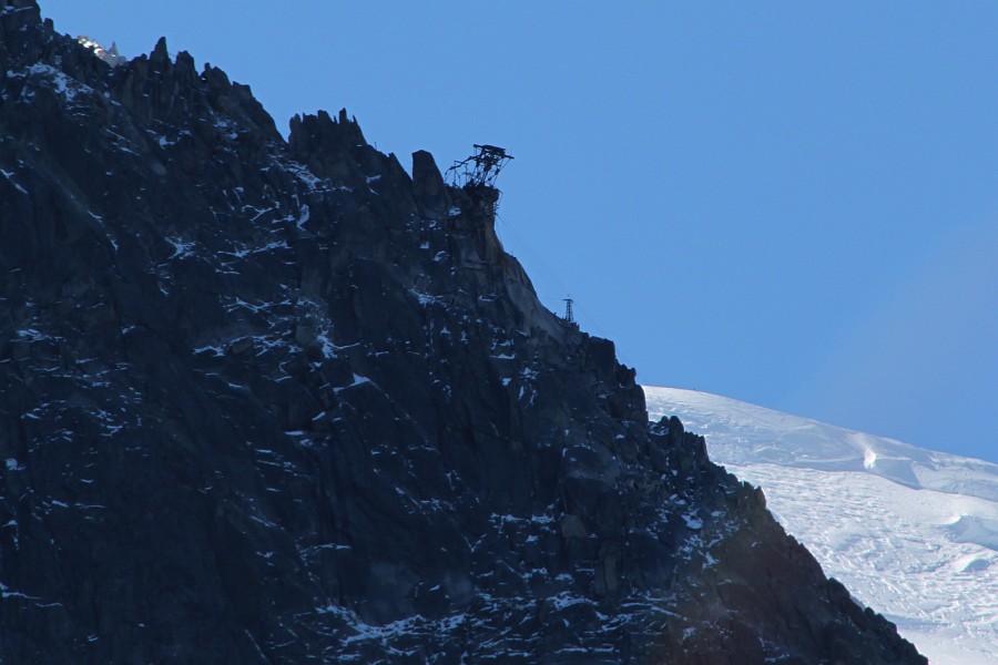 Überreste der ehemaligen dritten Sektion zum Col du Midi aus den 20er Jahren, August 2011