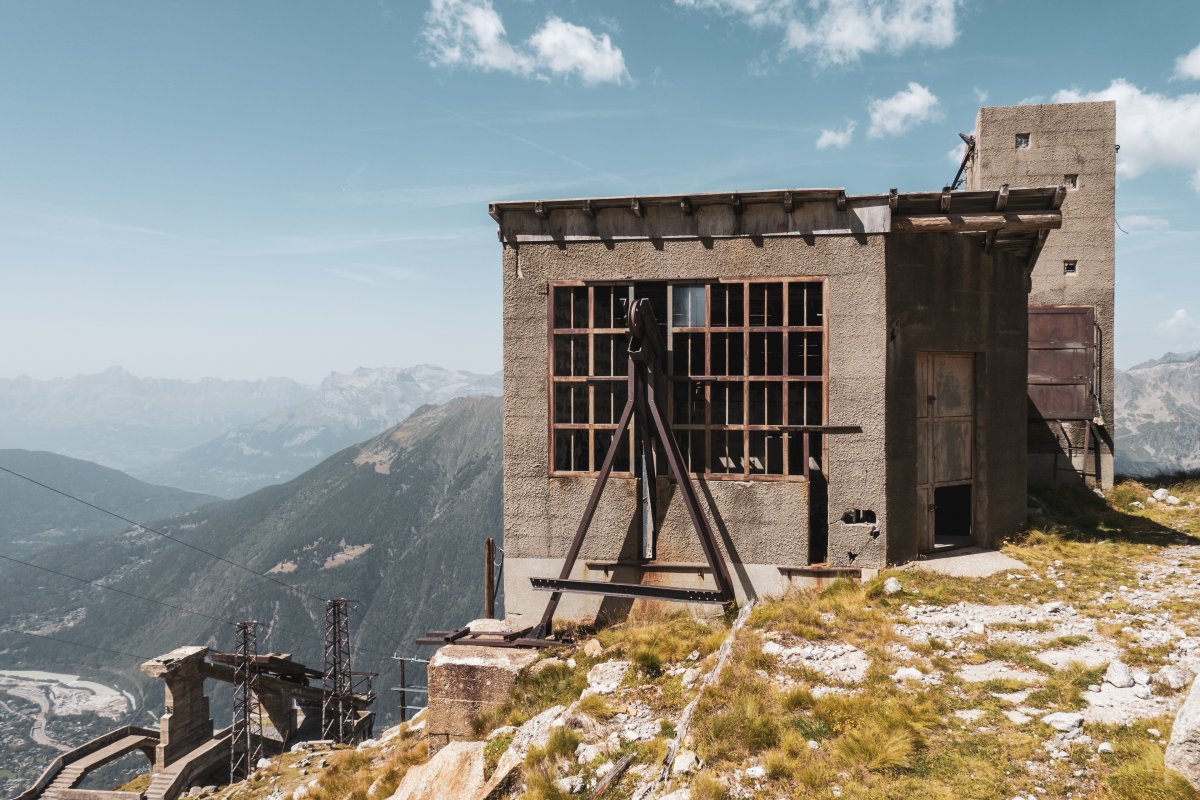 Talstation der ehemaligen Materialseilbahn zum Col du Midi