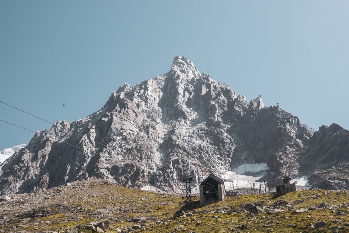 Téléphérique des Glaciers mit Aiguille du Midi im Hintergrund