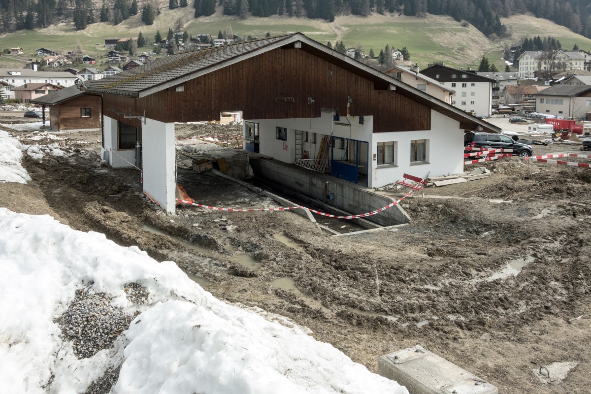 Talstation der Sesselbahn Churwalden-Alp Stätz, April 2015