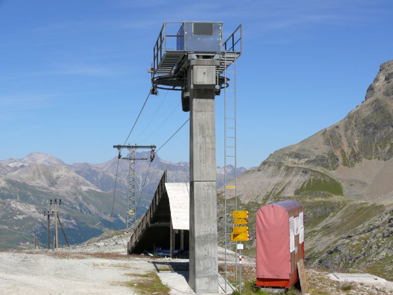 Bergstation des Schlepplifts Murtèl, August 2007